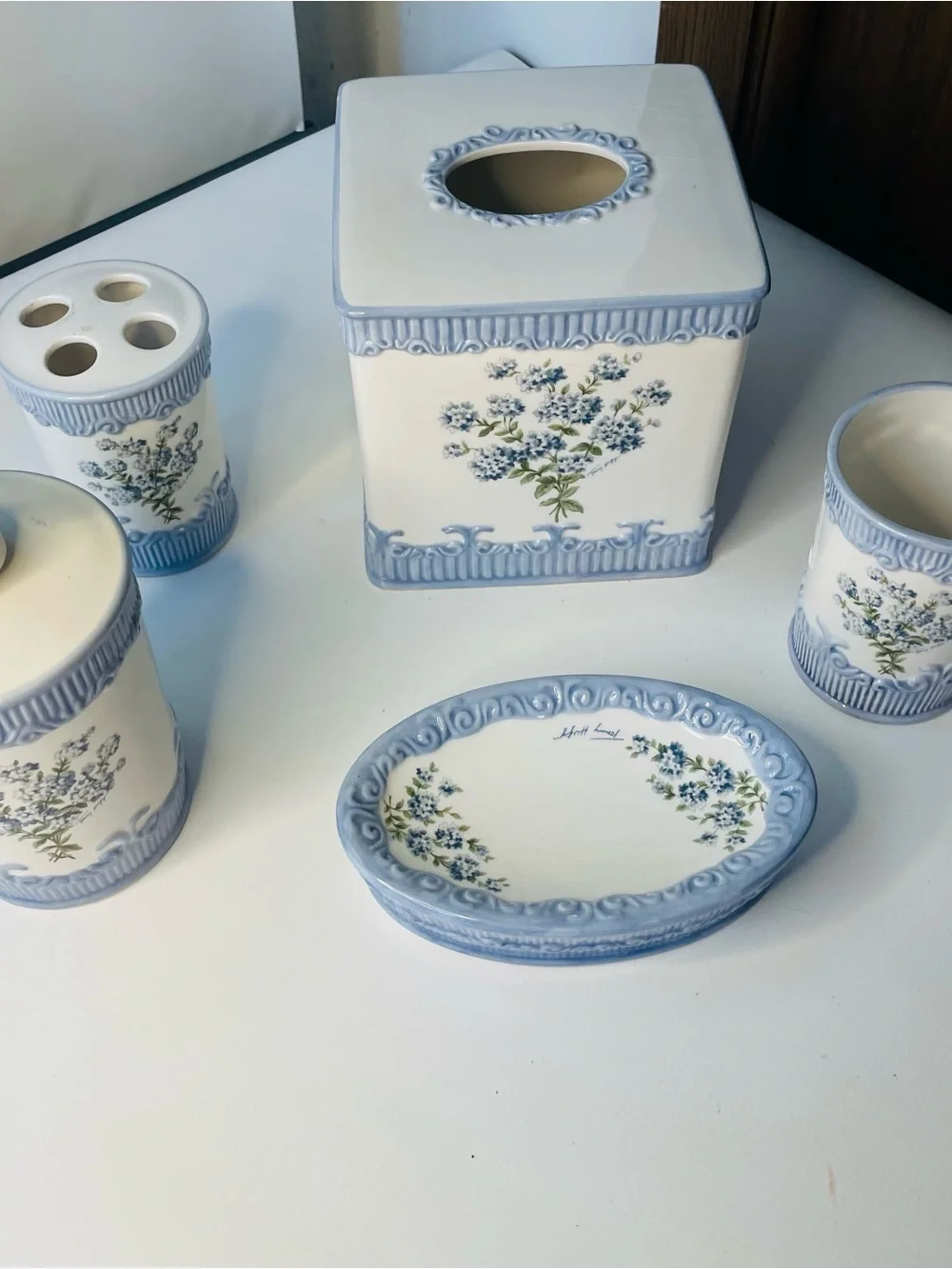 Tommy Hilfiger 5 Piece Vintage Ceramic Set Blue Forget Me Not Victorian Floral